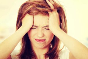 妊娠(超)初期症状の頭痛はどんな痛み？頭痛薬はNG？原因や対処法は？