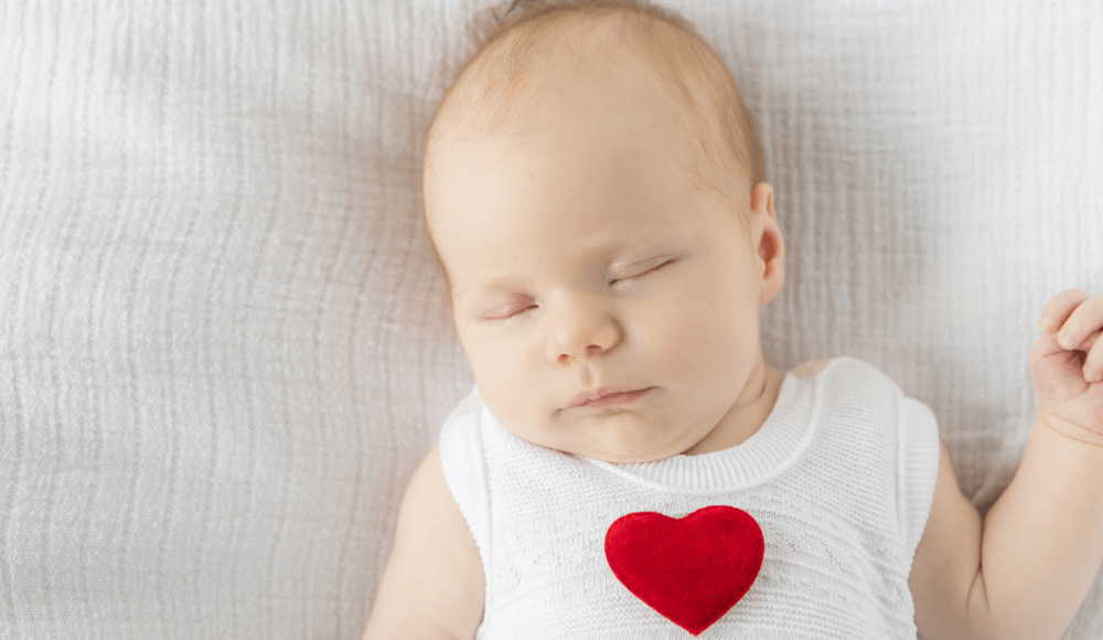 赤ちゃんの頭の形が変形してる！？向き癖＆頭の形を矯正する8つの方法